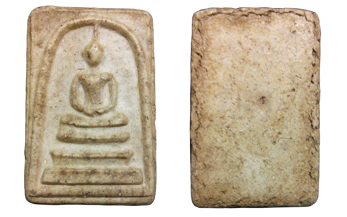 หลวงปู่โต เป็นต้นแบบพระสมเด็จวัดระฆัง สร้างและทยอยปลุกเสกไปแจกไปเมื่อปี พ.ศ.2368 ถึง พ.ศ.2415 จำนวนการสร้างจึงมีจำนวนมาก ยังสามารถพบเจอกันได้ในปัจจุบัน แต่จะต้องมัความชำนาญในการดู และคนในรุ่นปัจจุบันยังเถียงเรื่อแท้ ไม่แท้ สร้าง และไม่สร้างกันไม่มีวันจบ เพราะต่างคนต่างมีความคิดที่แตกต่างกัน
สมเด็จโตเริ่มสร้างพระเครื่องตั้งแต่วันที่ 2368 ในยุคต้นสมัยรัชกาลที่ 3 โดยในช่วงแรกยังไม่มีการสร้างพระสมเด็จ แต่จะสร้างพระพิมพ์ต่างๆ แทน 
ยุคต้น (พ.ศ. 2368-2390): เริ่มมีการสร้างพระเครื่องในช่วงนี้ ซึ่งในตอนแรกจะสร้างเป็นพระพิมพ์ต่างๆ แทนที่จะเป็นพระสมเด็จ
ยุคกลาง (พ.ศ. 2399-2411): เริ่มมีการสร้างพระสมเด็จมากขึ้น โดยสร้างจำนวนมากเพื่อบรรจุในพระเจดีย์จำลองพระธาตุพนม
ยุคปลาย (พ.ศ. 2412-2414): เป็นช่วงที่สร้างพระสมเด็จเป็นจำนวนมาก 
